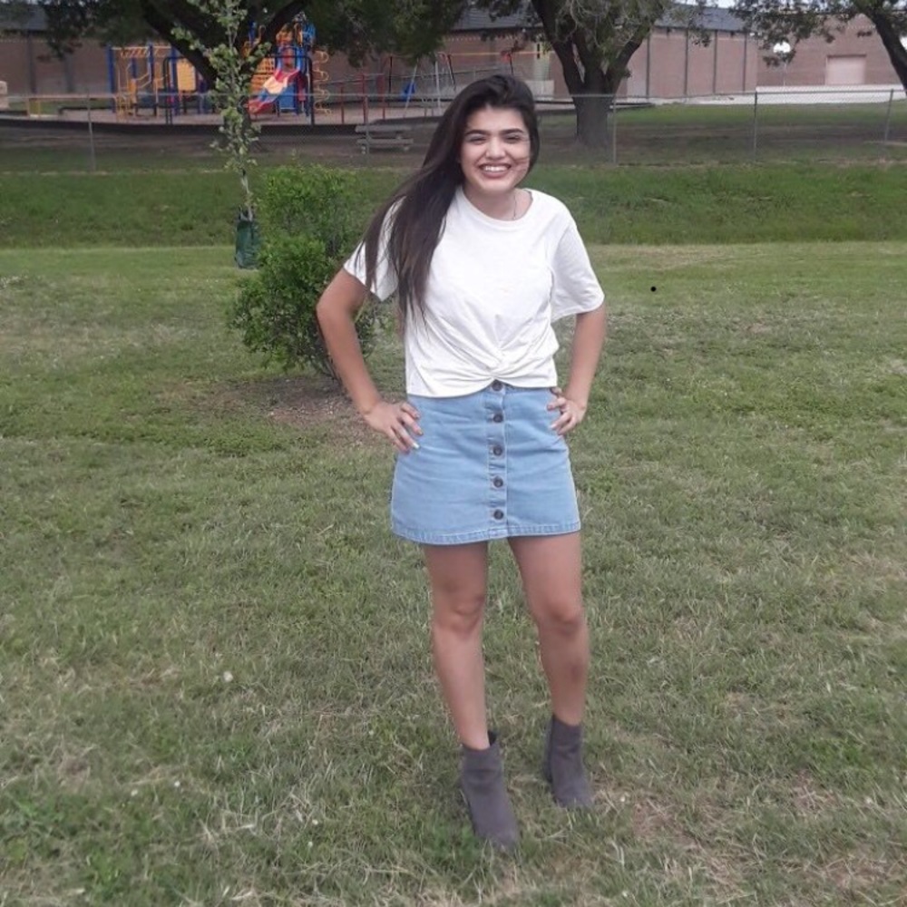 Meet your Posher, Desiree